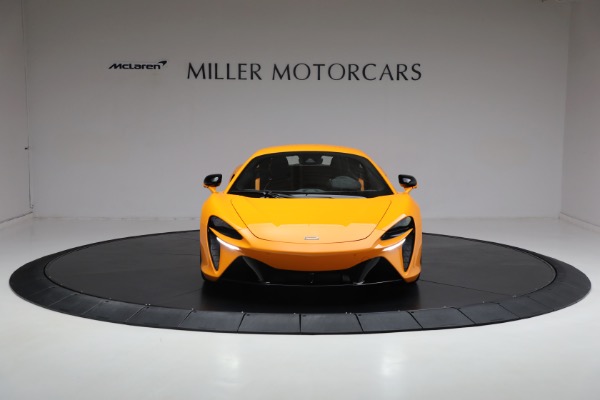 New 2024 McLaren Artura for sale $276,833 at Bentley Greenwich in Greenwich CT 06830 12