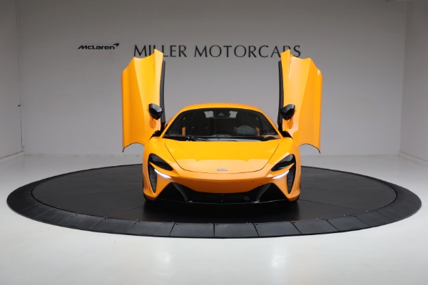 New 2024 McLaren Artura for sale Sold at Bentley Greenwich in Greenwich CT 06830 13