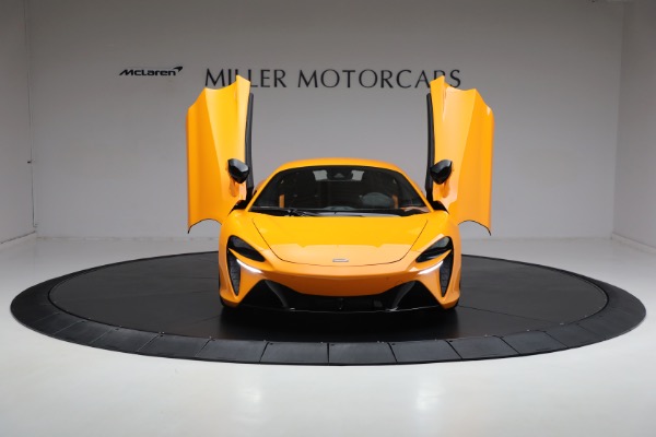 New 2024 McLaren Artura for sale Call for price at Bentley Greenwich in Greenwich CT 06830 13