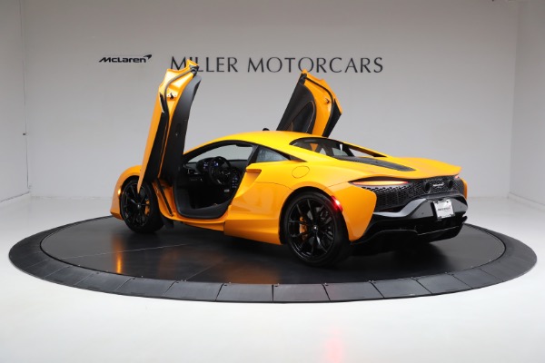New 2024 McLaren Artura for sale $276,833 at Bentley Greenwich in Greenwich CT 06830 15