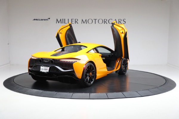 New 2024 McLaren Artura for sale $276,833 at Bentley Greenwich in Greenwich CT 06830 17