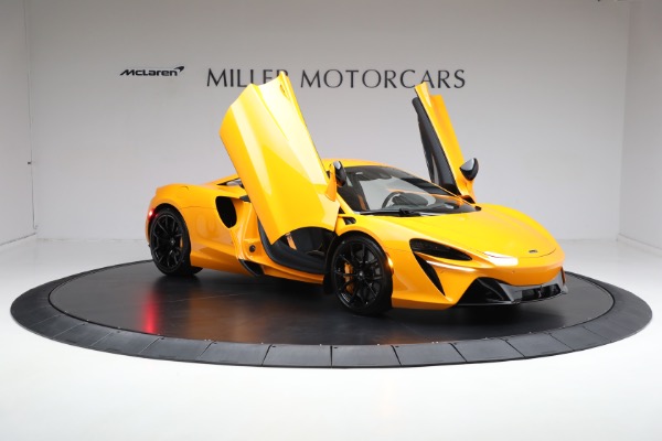 New 2024 McLaren Artura for sale $276,833 at Bentley Greenwich in Greenwich CT 06830 18