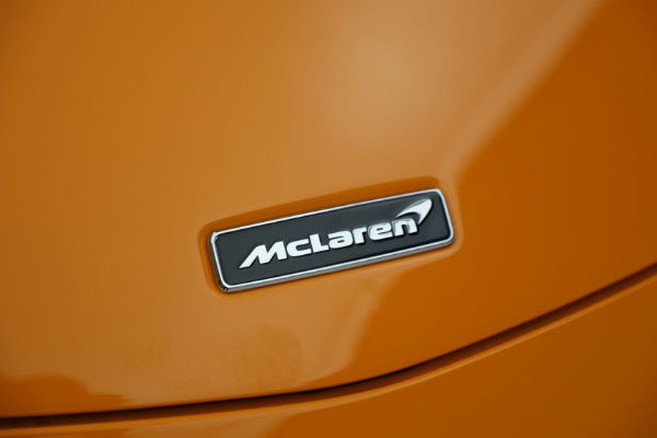 New 2024 McLaren Artura for sale $276,833 at Bentley Greenwich in Greenwich CT 06830 19