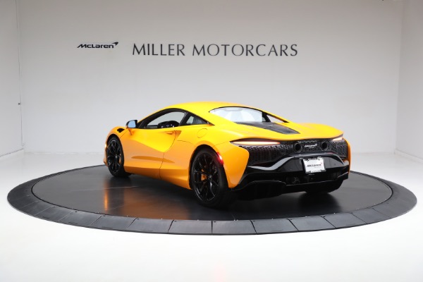 New 2024 McLaren Artura for sale $276,833 at Bentley Greenwich in Greenwich CT 06830 5