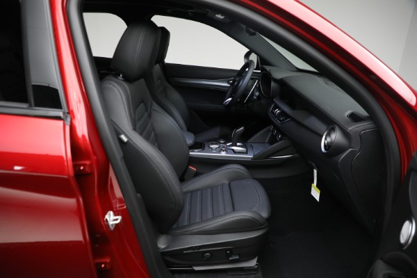 New 2024 Alfa Romeo Stelvio Veloce for sale Sold at Bentley Greenwich in Greenwich CT 06830 23