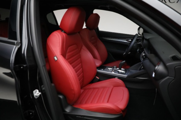 New 2024 Alfa Romeo Stelvio Ti for sale Sold at Bentley Greenwich in Greenwich CT 06830 28