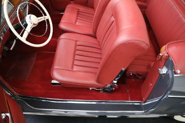 Used 1959 Mercedes Benz 220 S Ponton Cabriolet for sale $229,900 at Bentley Greenwich in Greenwich CT 06830 17