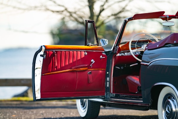 Used 1959 Mercedes Benz 220 S Ponton Cabriolet for sale $229,900 at Bentley Greenwich in Greenwich CT 06830 17