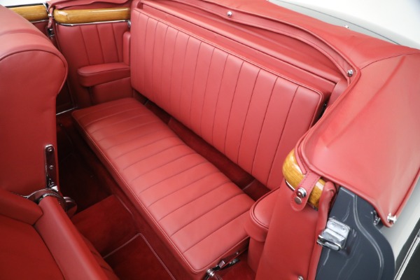 Used 1959 Mercedes Benz 220 S Ponton Cabriolet for sale $229,900 at Bentley Greenwich in Greenwich CT 06830 20