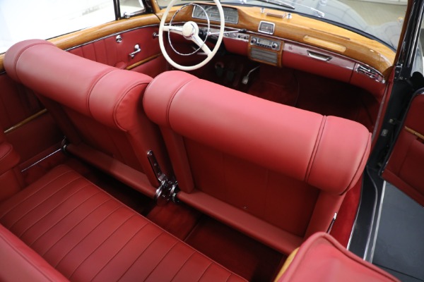 Used 1959 Mercedes Benz 220 S Ponton Cabriolet for sale $229,900 at Bentley Greenwich in Greenwich CT 06830 26