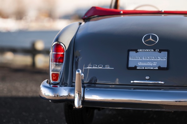 Used 1959 Mercedes Benz 220 S Ponton Cabriolet for sale $229,900 at Bentley Greenwich in Greenwich CT 06830 9