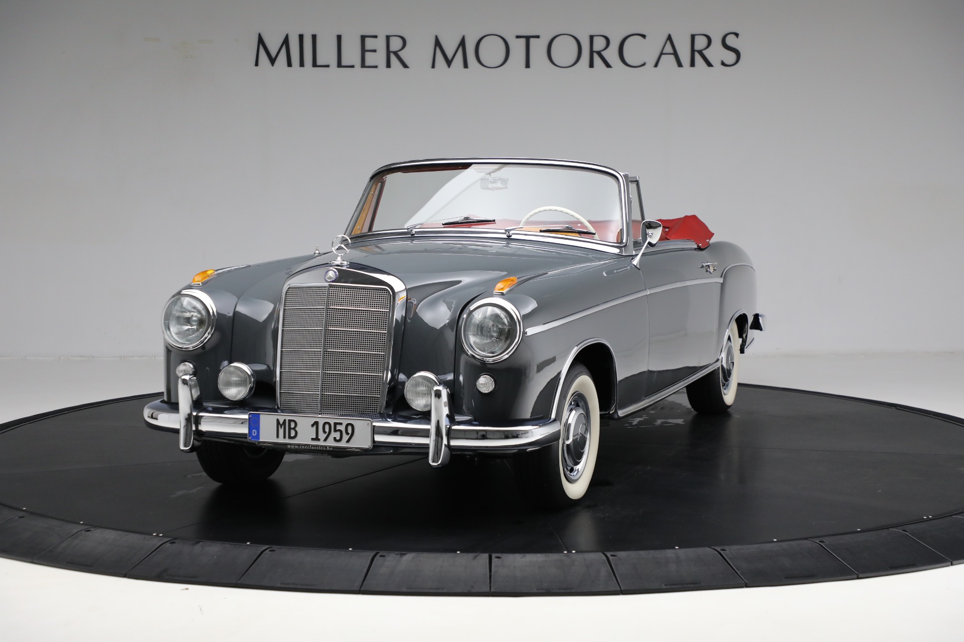 Used 1959 Mercedes Benz 220 S Ponton Cabriolet for sale $229,900 at Bentley Greenwich in Greenwich CT 06830 1