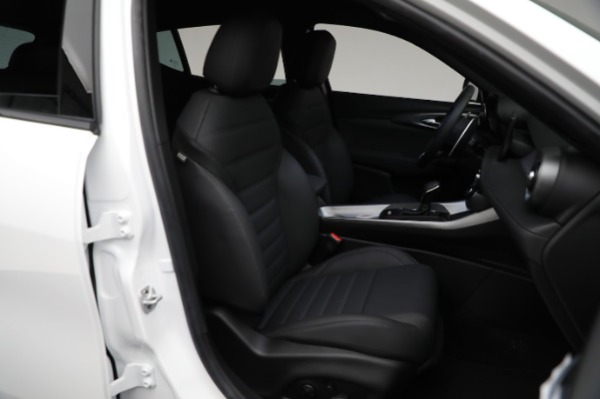 New 2024 Alfa Romeo Tonale Veloce for sale Sold at Bentley Greenwich in Greenwich CT 06830 20