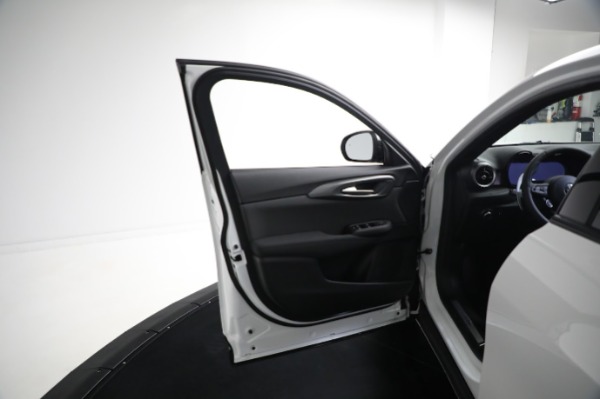 New 2024 Alfa Romeo Tonale Veloce for sale Sold at Bentley Greenwich in Greenwich CT 06830 26