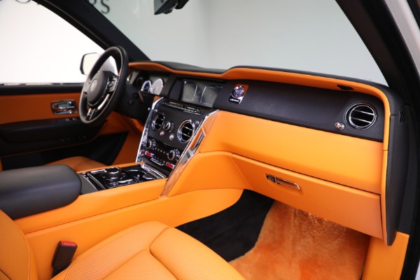 Used 2022 Rolls-Royce Cullinan for sale Sold at Bentley Greenwich in Greenwich CT 06830 28
