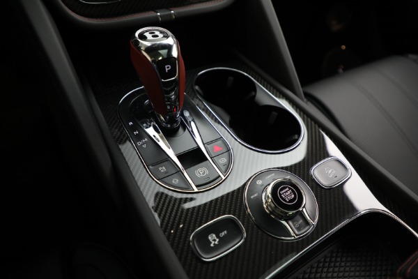 Used 2024 Bentley Bentayga V8 for sale $179,900 at Bentley Greenwich in Greenwich CT 06830 28