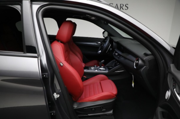New 2024 Alfa Romeo Stelvio Veloce for sale Sold at Bentley Greenwich in Greenwich CT 06830 28
