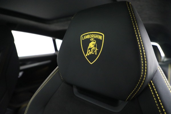 Used 2021 Lamborghini Urus for sale $212,900 at Bentley Greenwich in Greenwich CT 06830 25