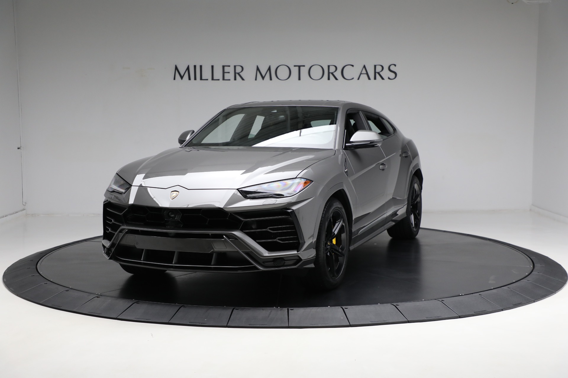 Used 2021 Lamborghini Urus for sale $212,900 at Bentley Greenwich in Greenwich CT 06830 1