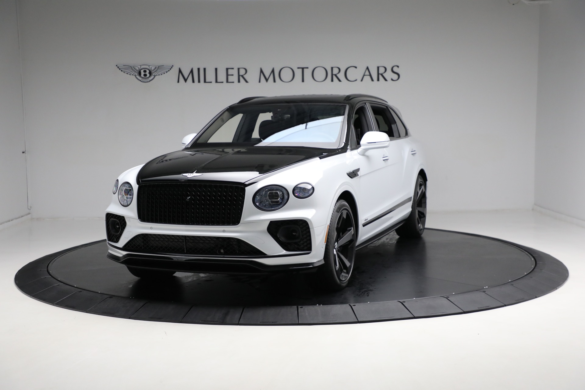 New 2023 Bentley Bentayga EWB Azure V8 First Edition for sale $269,900 at Bentley Greenwich in Greenwich CT 06830 1