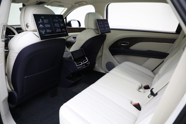 Used 2024 Bentley Bentayga EWB V8 for sale $204,900 at Bentley Greenwich in Greenwich CT 06830 21