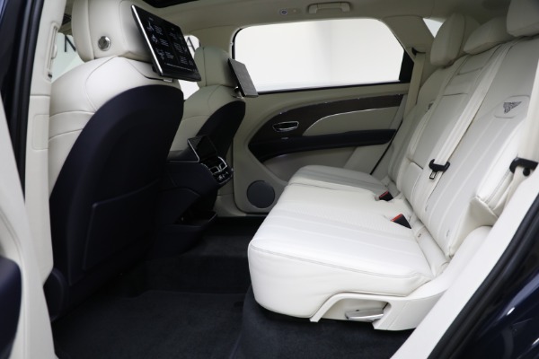 Used 2024 Bentley Bentayga EWB V8 for sale $204,900 at Bentley Greenwich in Greenwich CT 06830 22