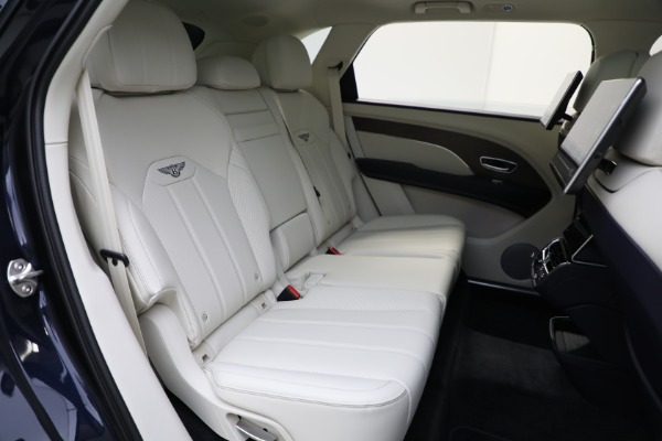Used 2024 Bentley Bentayga EWB V8 for sale $204,900 at Bentley Greenwich in Greenwich CT 06830 27