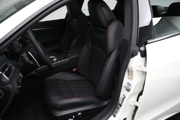 New 2024 Maserati Ghibli Modena Ultima Q4 for sale Sold at Bentley Greenwich in Greenwich CT 06830 28