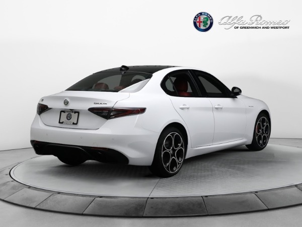 New 2024 Alfa Romeo Giulia Veloce for sale $56,710 at Bentley Greenwich in Greenwich CT 06830 15