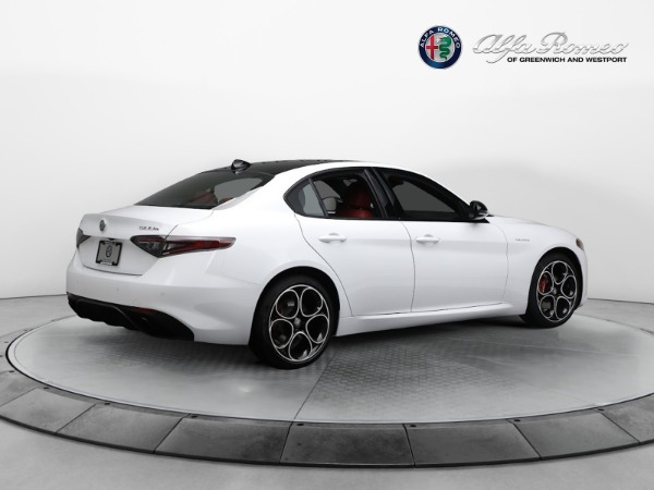 New 2024 Alfa Romeo Giulia Veloce for sale $56,710 at Bentley Greenwich in Greenwich CT 06830 16