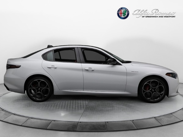 New 2024 Alfa Romeo Giulia Veloce for sale $56,710 at Bentley Greenwich in Greenwich CT 06830 19