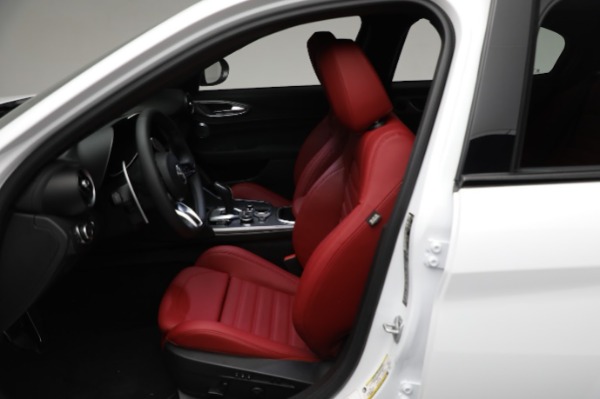 New 2024 Alfa Romeo Giulia Veloce for sale Sold at Bentley Greenwich in Greenwich CT 06830 27