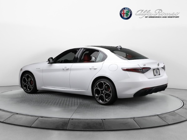 New 2024 Alfa Romeo Giulia Veloce for sale $56,710 at Bentley Greenwich in Greenwich CT 06830 9