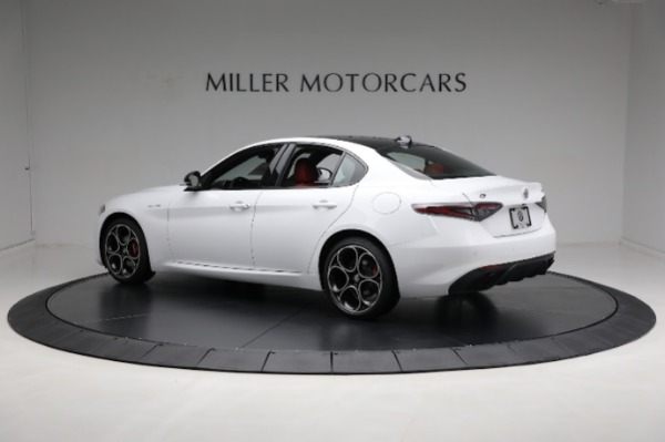 New 2024 Alfa Romeo Giulia Veloce for sale $56,710 at Bentley Greenwich in Greenwich CT 06830 10