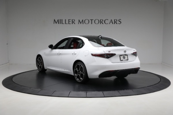 New 2024 Alfa Romeo Giulia Veloce for sale Sold at Bentley Greenwich in Greenwich CT 06830 11