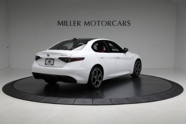 New 2024 Alfa Romeo Giulia Veloce for sale $56,710 at Bentley Greenwich in Greenwich CT 06830 16