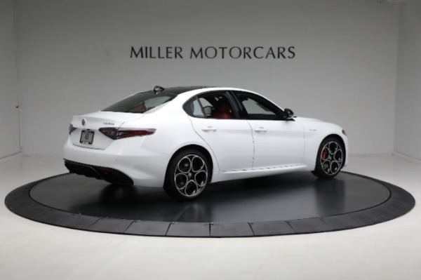 New 2024 Alfa Romeo Giulia Veloce for sale Sold at Bentley Greenwich in Greenwich CT 06830 18
