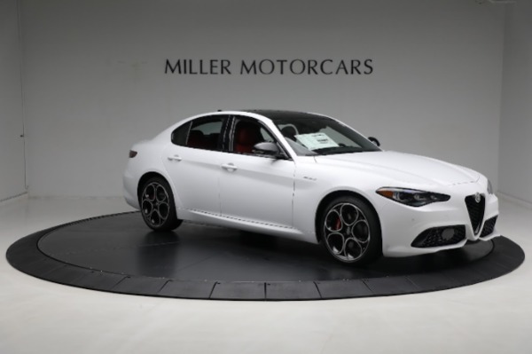 New 2024 Alfa Romeo Giulia Veloce for sale $56,710 at Bentley Greenwich in Greenwich CT 06830 24