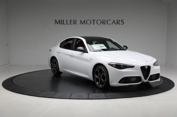 New 2024 Alfa Romeo Giulia Veloce for sale $56,710 at Bentley Greenwich in Greenwich CT 06830 25