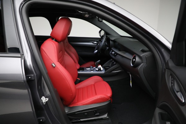 New 2024 Alfa Romeo Stelvio Ti for sale Sold at Bentley Greenwich in Greenwich CT 06830 28