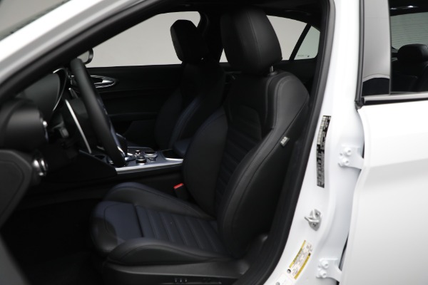 New 2024 Alfa Romeo Giulia Veloce for sale Sold at Bentley Greenwich in Greenwich CT 06830 26