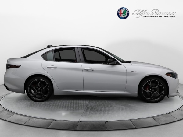 New 2024 Alfa Romeo Giulia Veloce for sale $56,710 at Bentley Greenwich in Greenwich CT 06830 18
