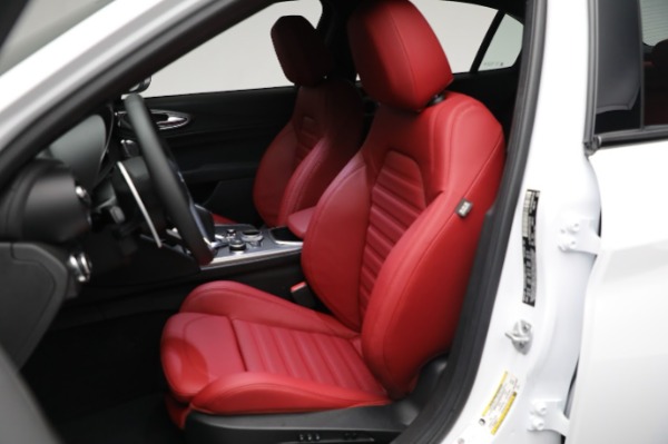 New 2024 Alfa Romeo Giulia Veloce for sale Sold at Bentley Greenwich in Greenwich CT 06830 27