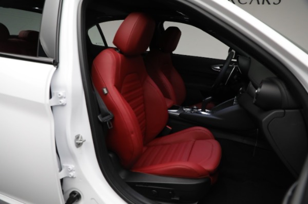 New 2024 Alfa Romeo Giulia Veloce for sale Sold at Bentley Greenwich in Greenwich CT 06830 28