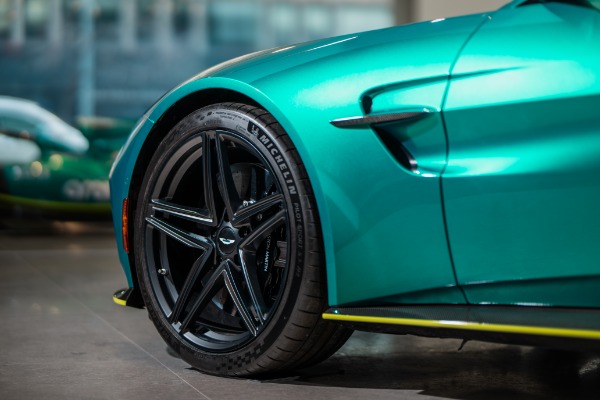 New 2025 Aston Martin Vantage for sale Sold at Bentley Greenwich in Greenwich CT 06830 8