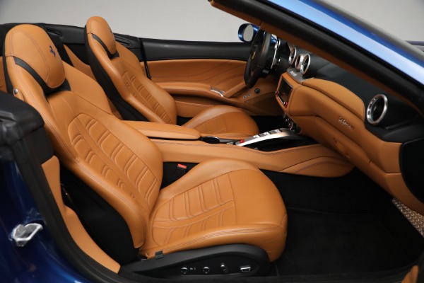 Used 2016 Ferrari California T for sale Sold at Bentley Greenwich in Greenwich CT 06830 24