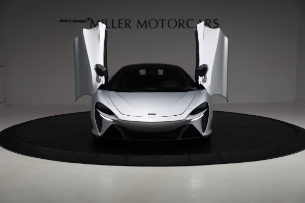New 2023 McLaren Artura Vision for sale Sold at Bentley Greenwich in Greenwich CT 06830 20