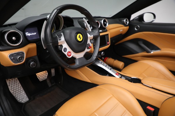 Used 2015 Ferrari California T for sale $142,900 at Bentley Greenwich in Greenwich CT 06830 19
