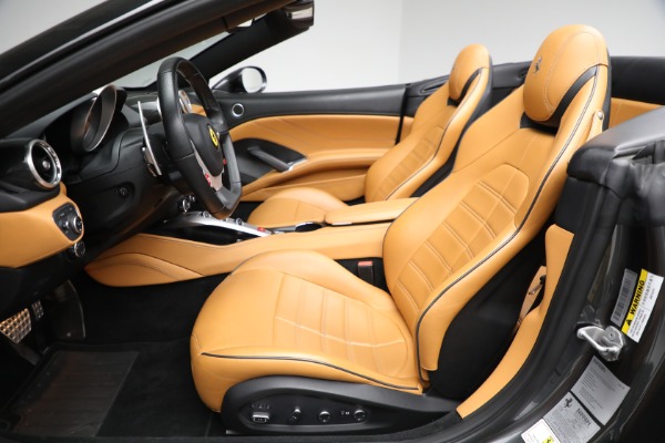 Used 2015 Ferrari California T for sale $142,900 at Bentley Greenwich in Greenwich CT 06830 20