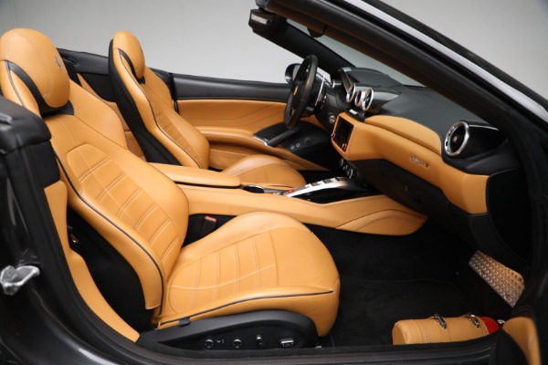 Used 2015 Ferrari California T for sale Sold at Bentley Greenwich in Greenwich CT 06830 23